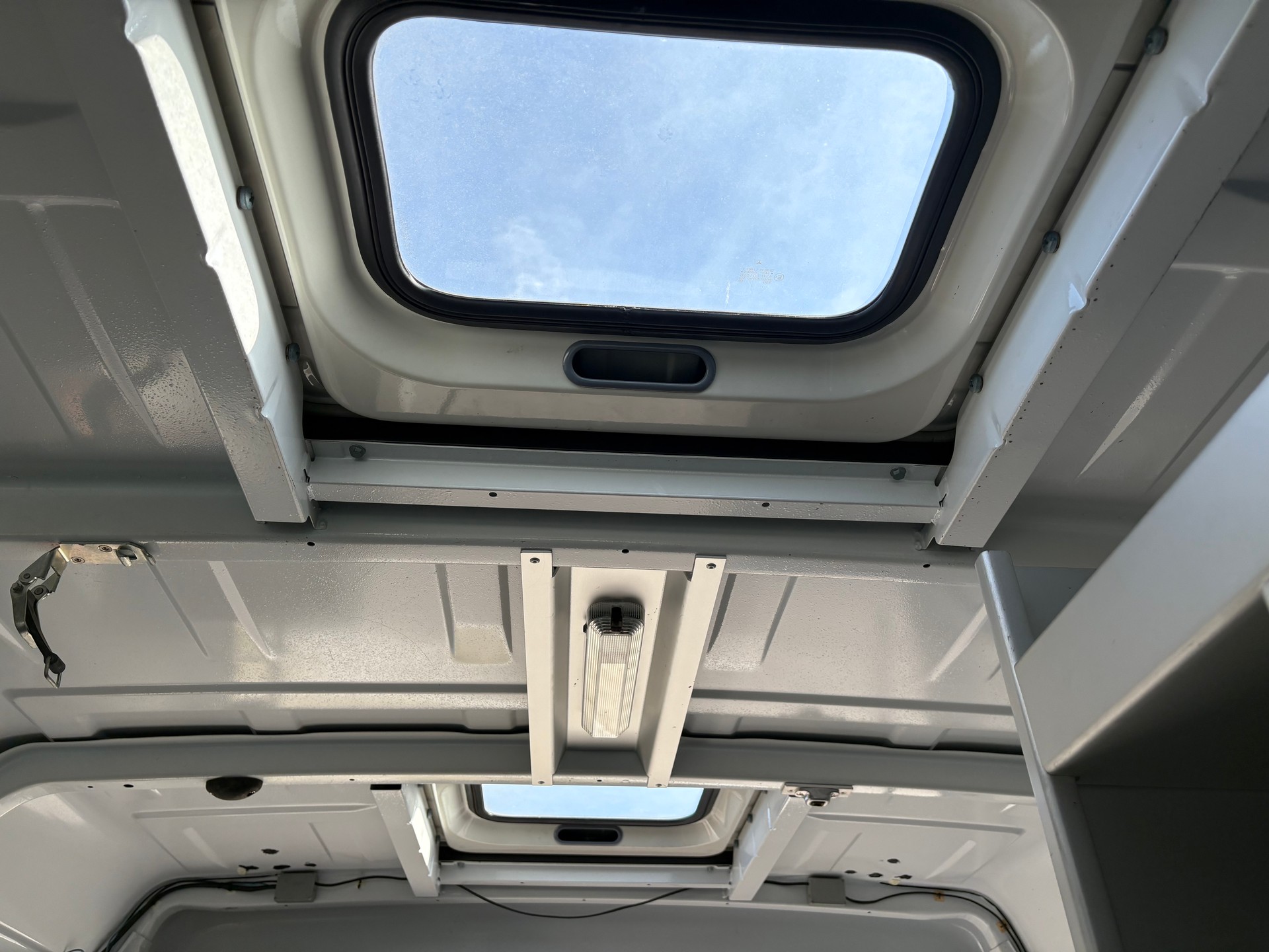 MERCEDES-BENZ Vario 815 D-image-26