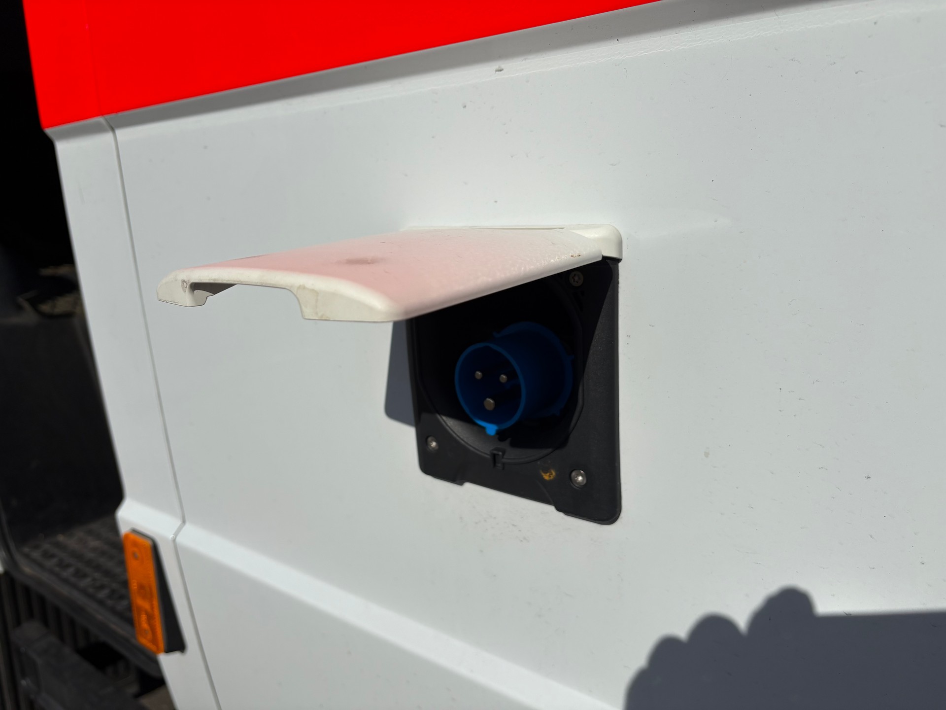 MERCEDES-BENZ Vario 815 D-image-17