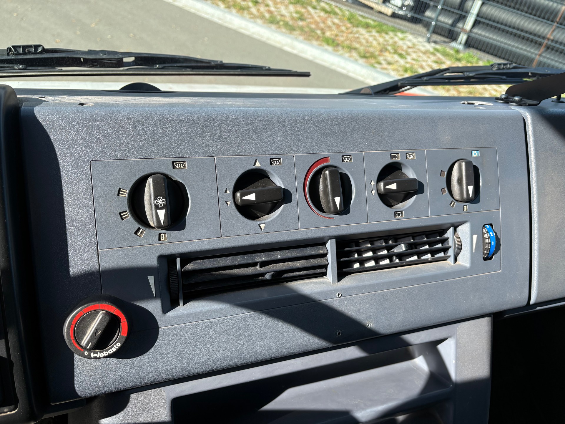 MERCEDES-BENZ Vario 815 D-image-15