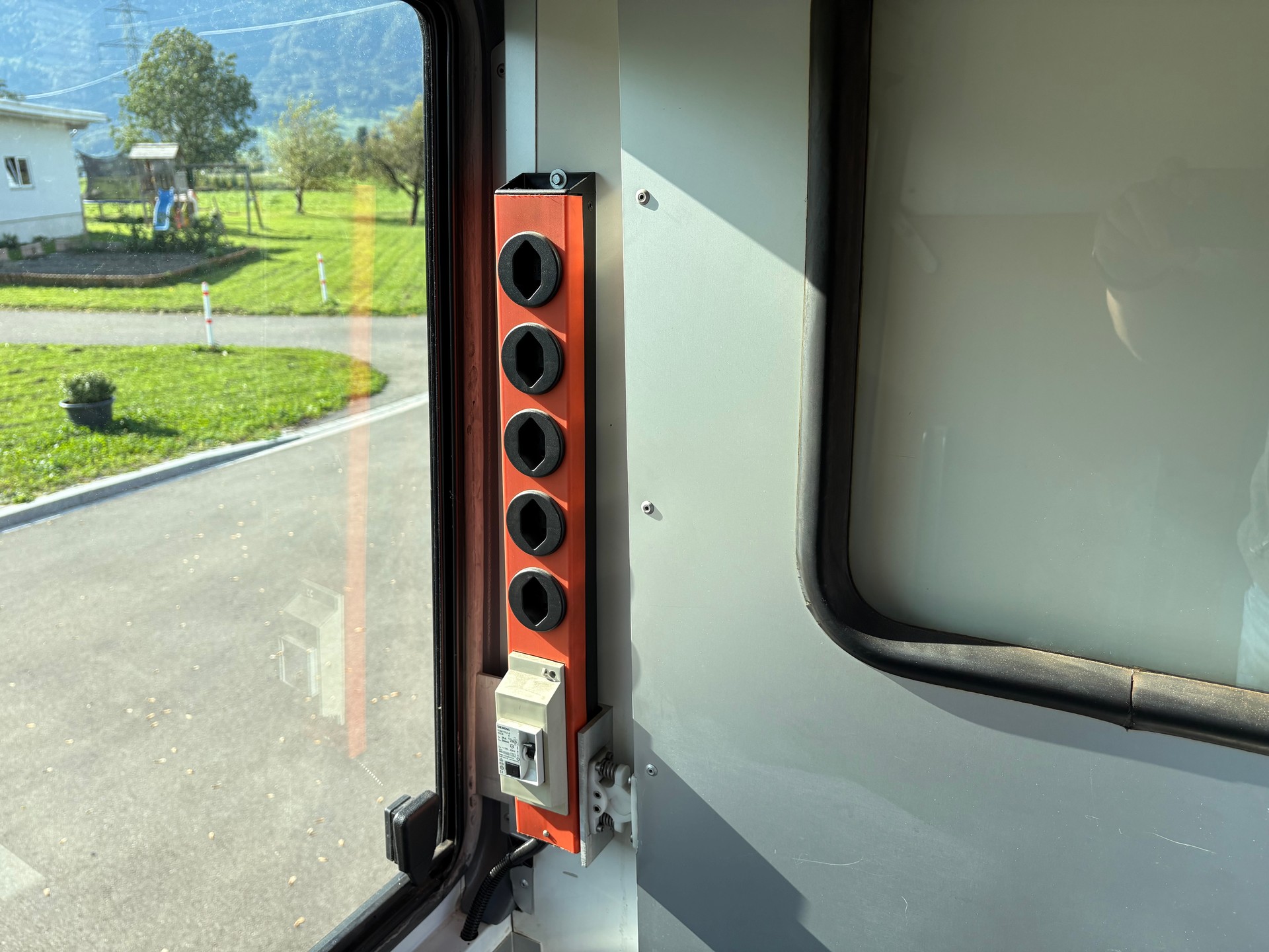 MERCEDES-BENZ Vario 815 D-image-29
