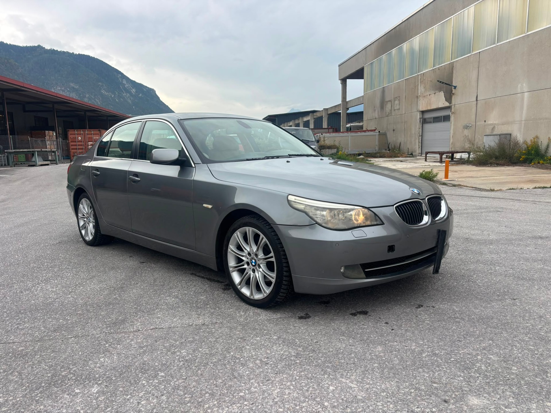 BMW 530xi Steptronic-image-9