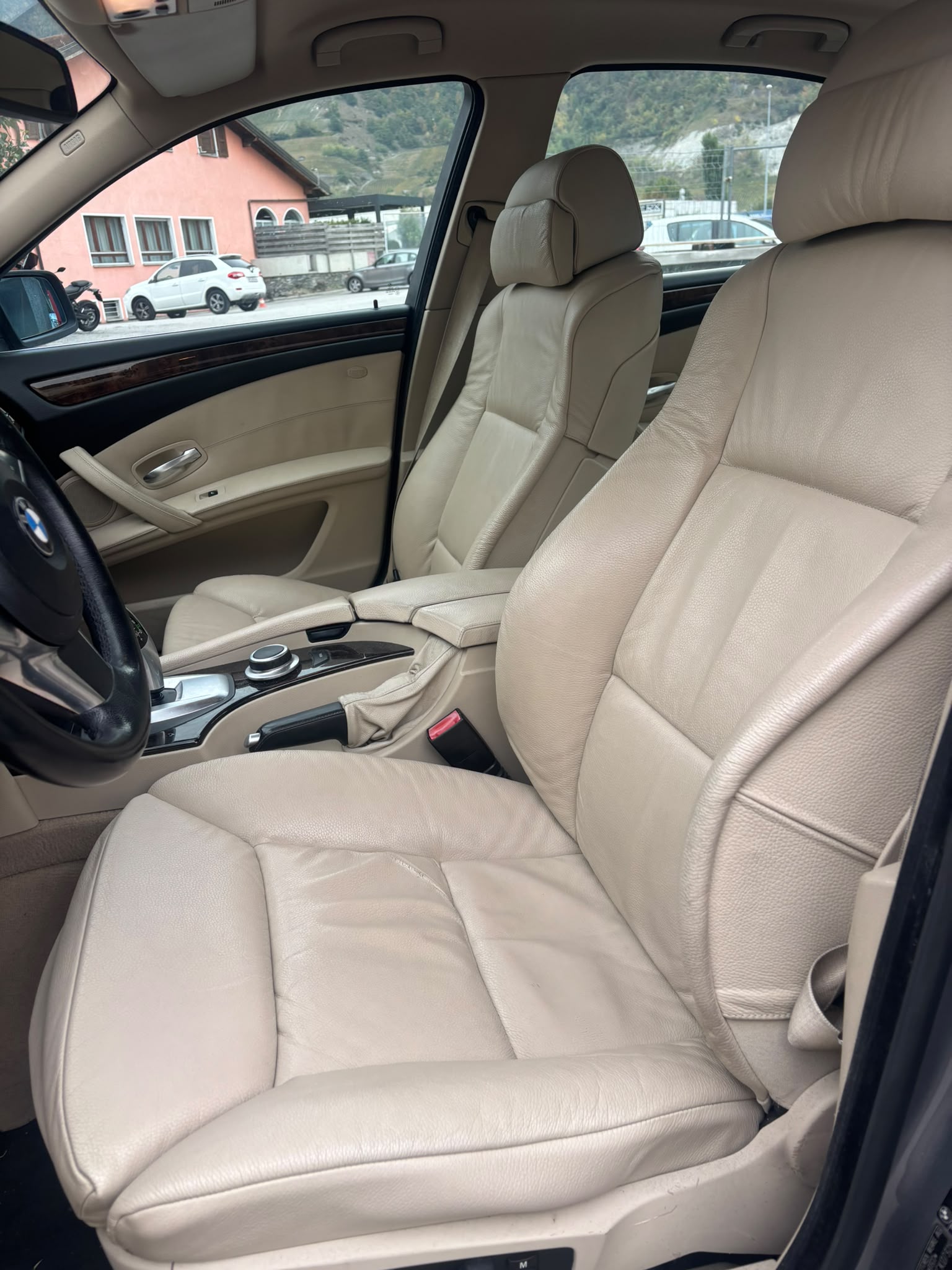 BMW 530xi Steptronic-image-8