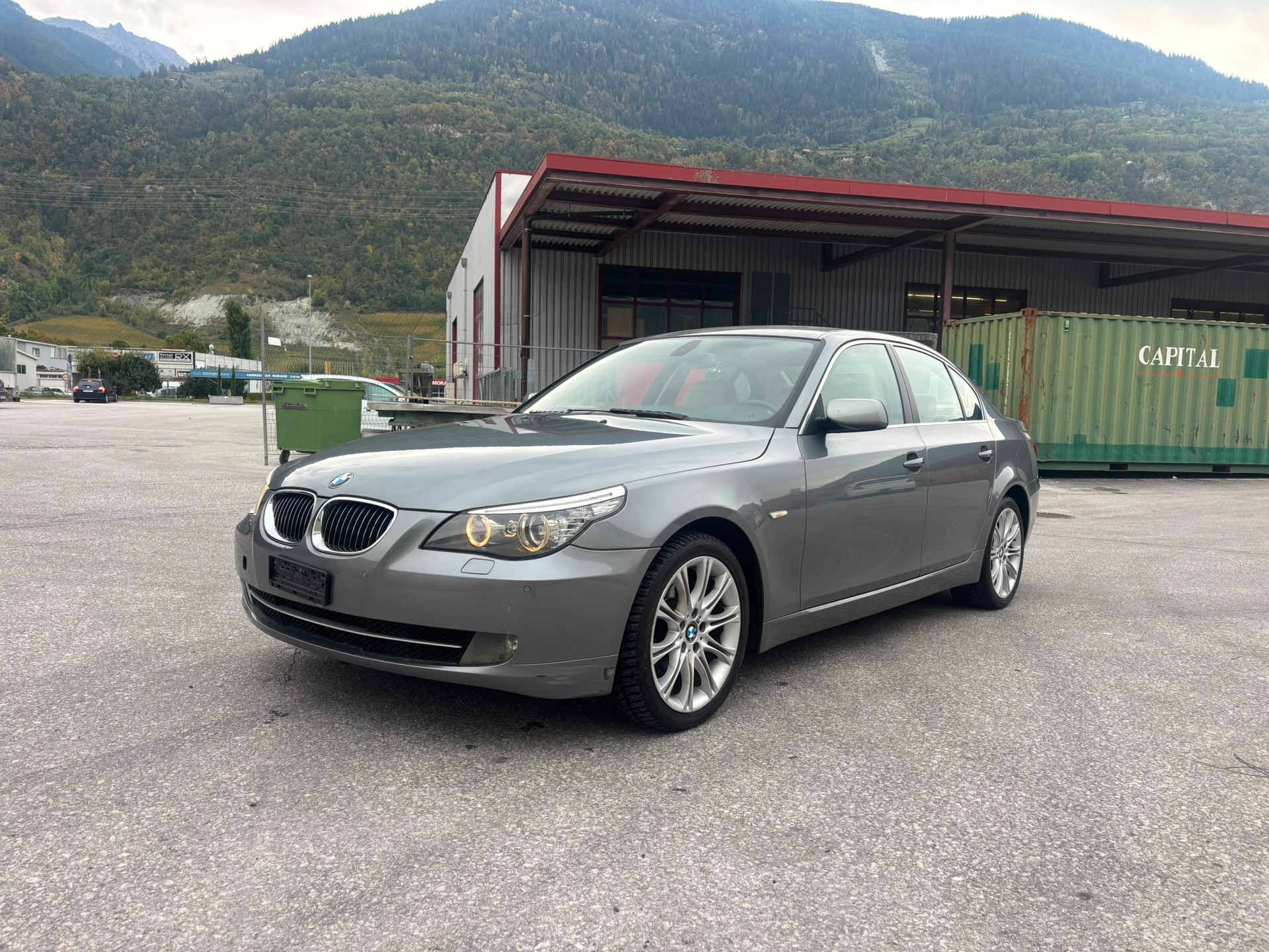 BMW 530xi Steptronic-image-1