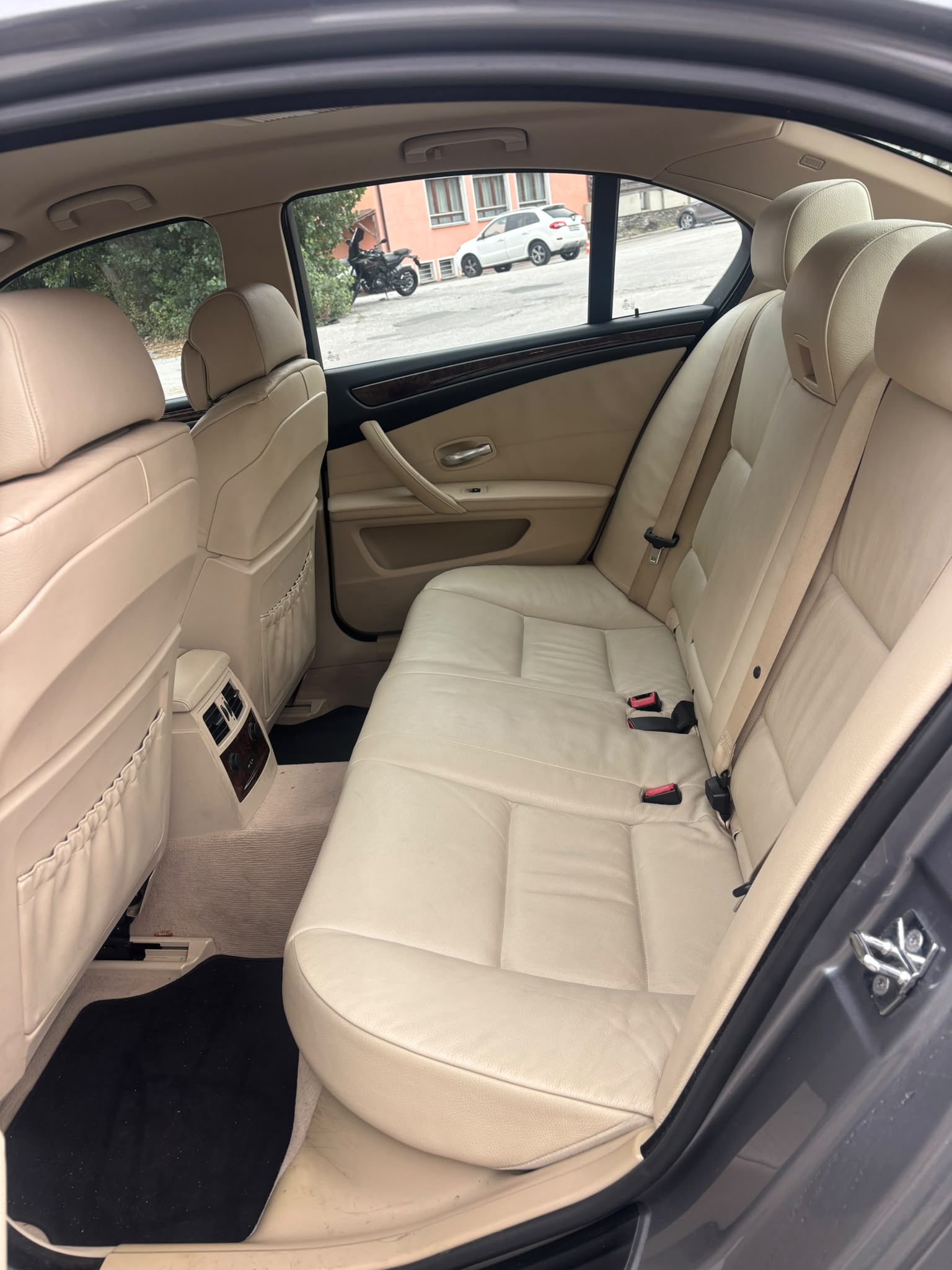 BMW 530xi Steptronic-image-11