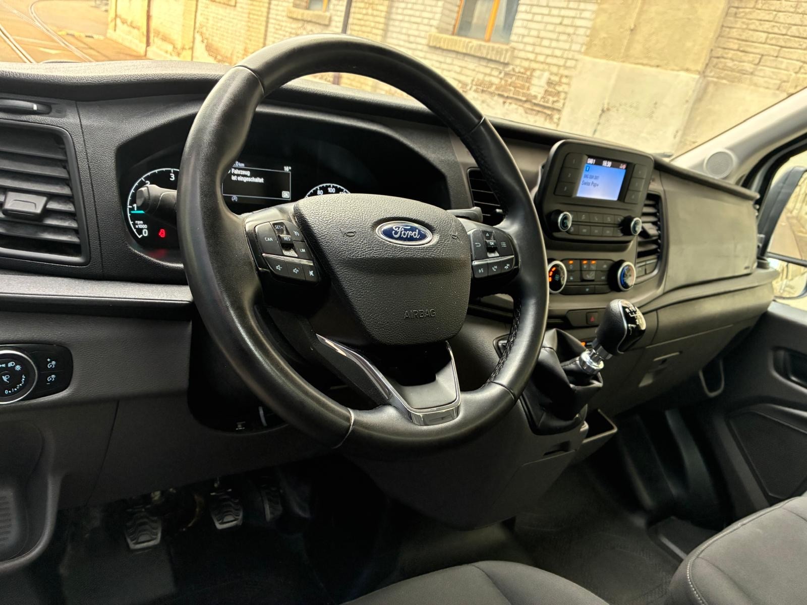 FORD Transit 350 L2 Trend 2.0 TDCi 170 RWD-image-12