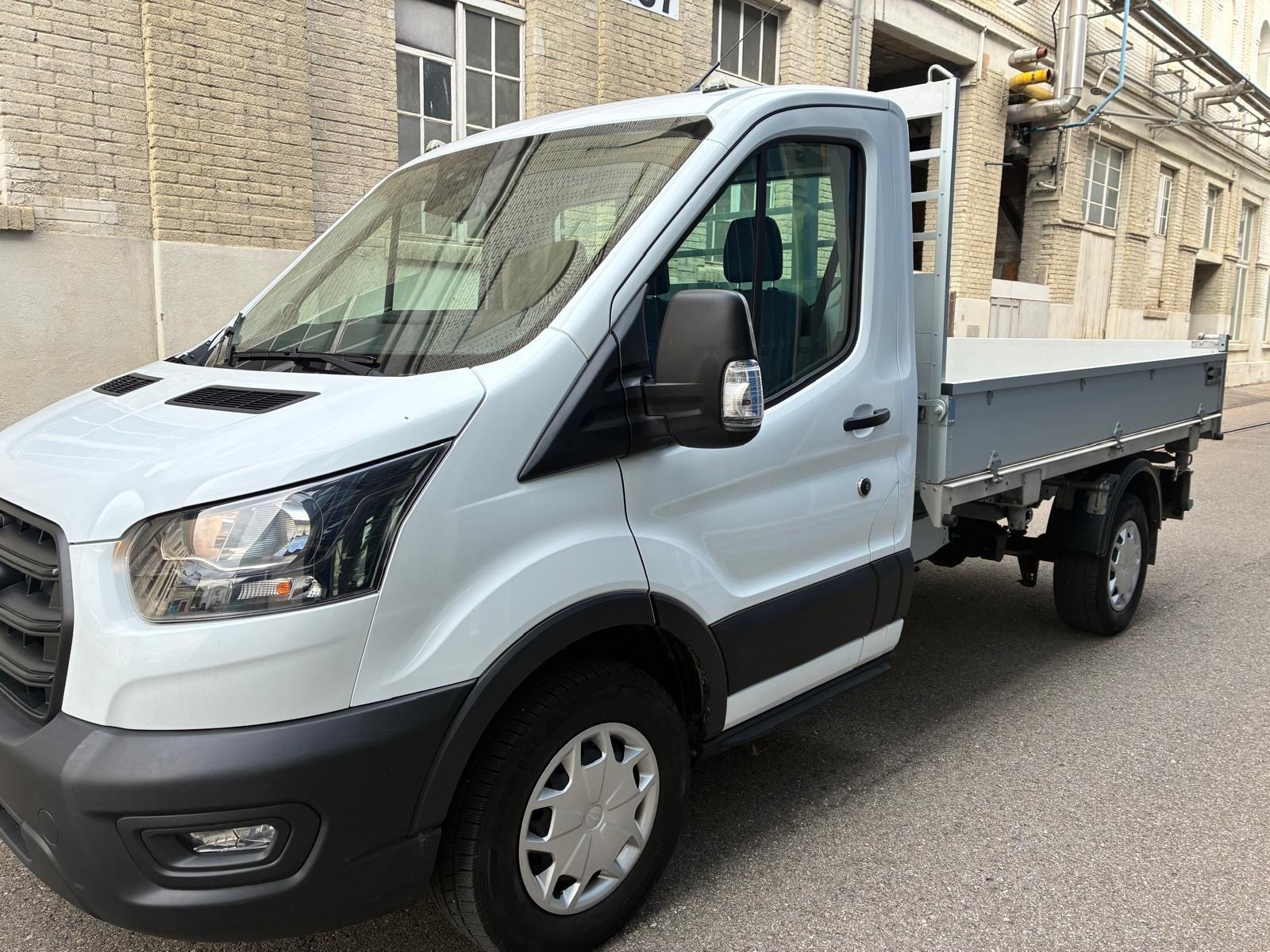 FORD Transit 350 L2 Trend 2.0 TDCi 170 RWD-image-1
