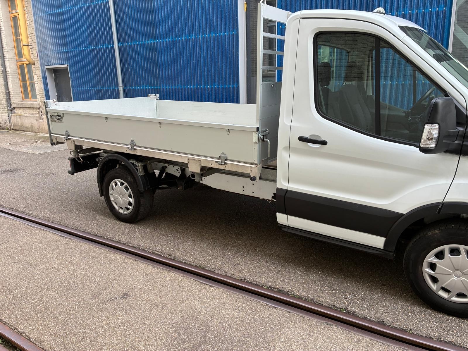 FORD Transit 350 L2 Trend 2.0 TDCi 170 RWD-image-4