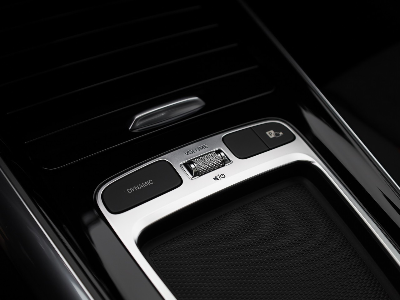 MERCEDES-BENZ GLA 250 4Matic 8G-DCT-image-18