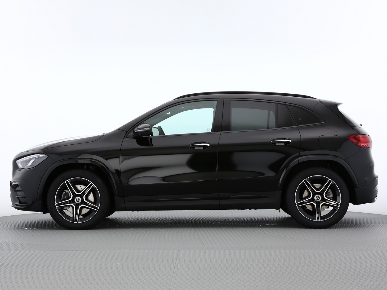 MERCEDES-BENZ GLA 250 4Matic 8G-DCT-image-2