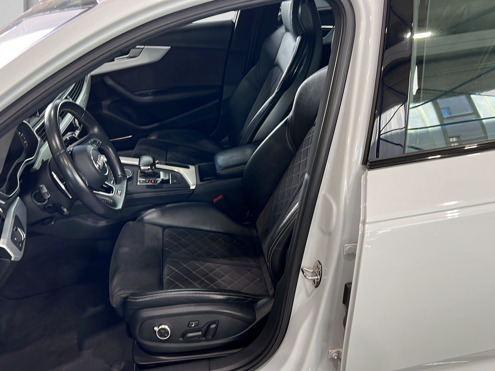 AUDI RS4 Avant 2.9 TFSI qu**Optikpaket,S-Sportsitze,Matrix LED,CH Auslieferung,Frisch ab MFK**-image-7