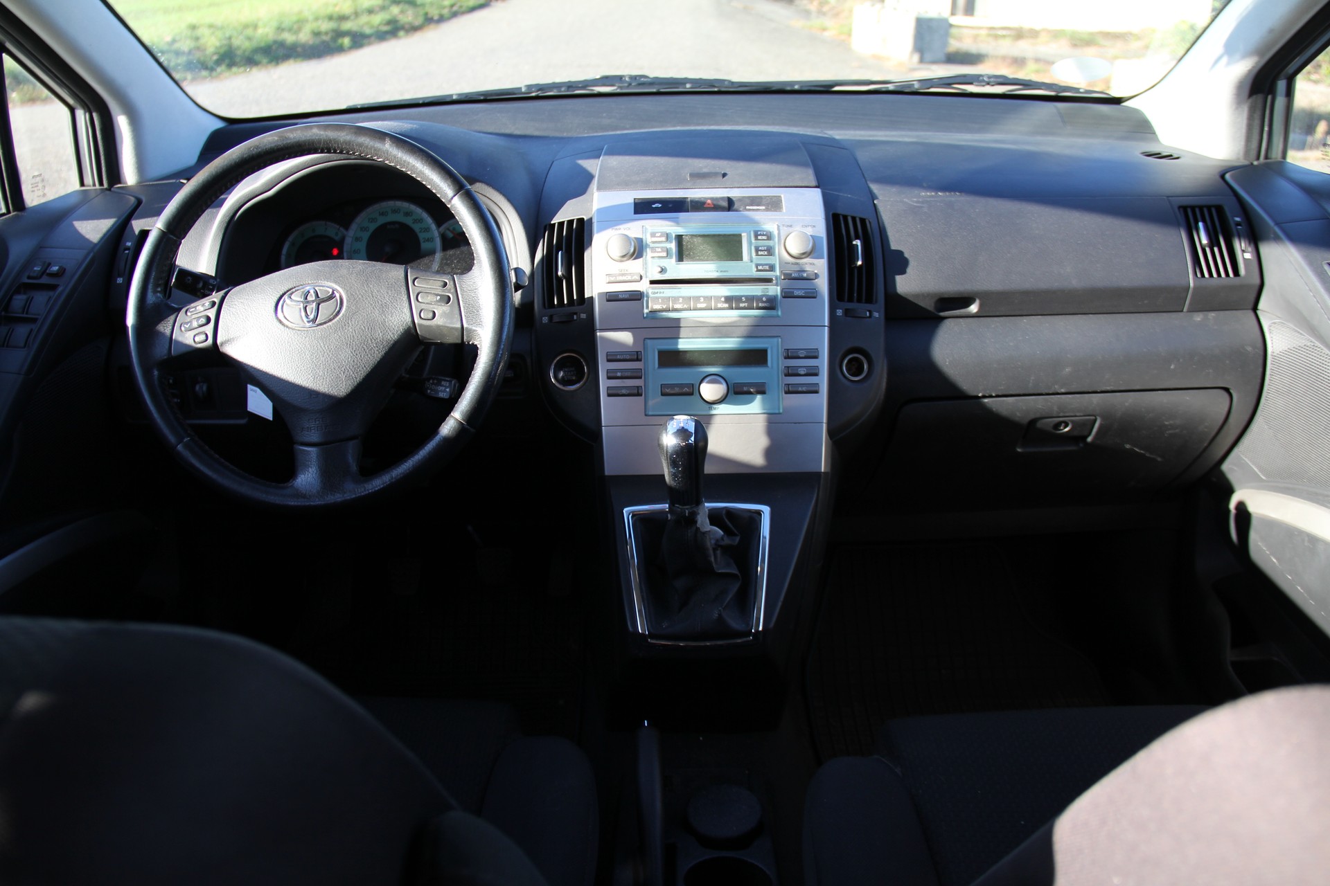 TOYOTA Corolla Verso 1.8 Linea Sol-image-9