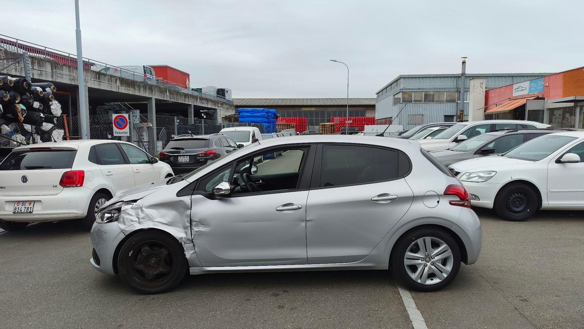PEUGEOT 208 1.2 PureTech Style-image-10