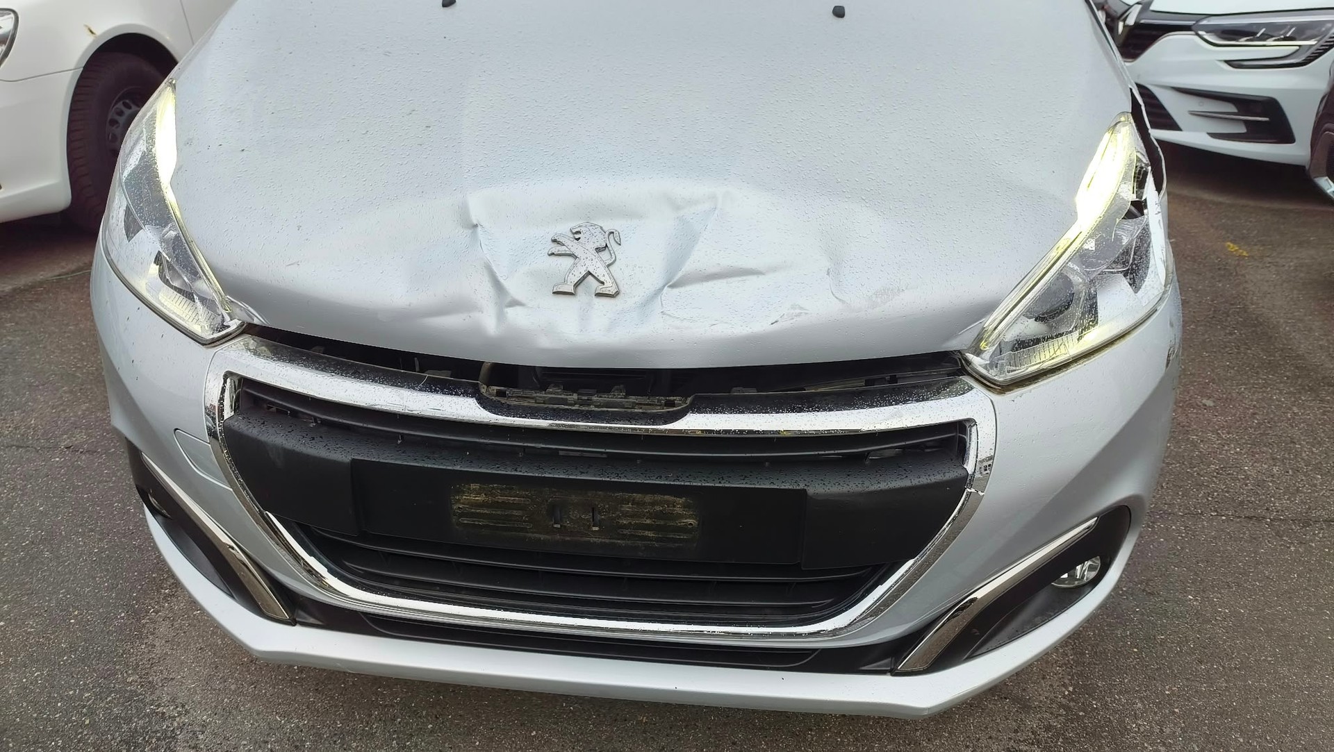 PEUGEOT 208 1.2 PureTech Style-image-4