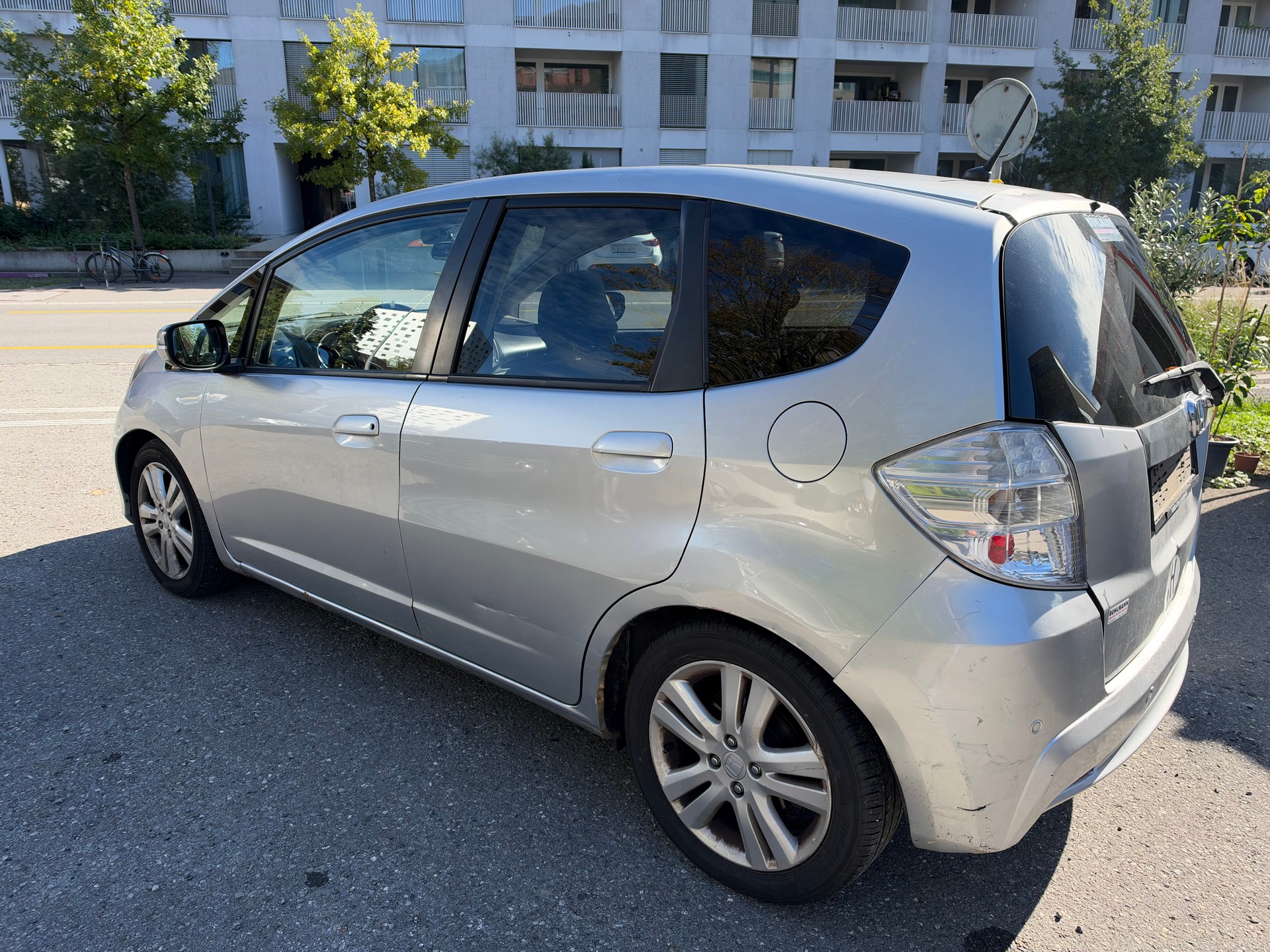 HONDA Jazz 1.3i Hybrid Elegance CVT-image-2