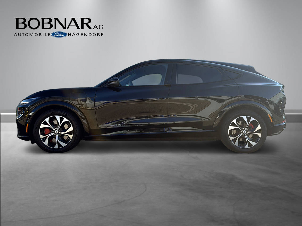 FORD Mustang Mach-E Extended AWD-image-2