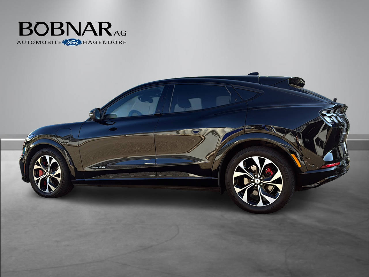 FORD Mustang Mach-E Extended AWD-image-3