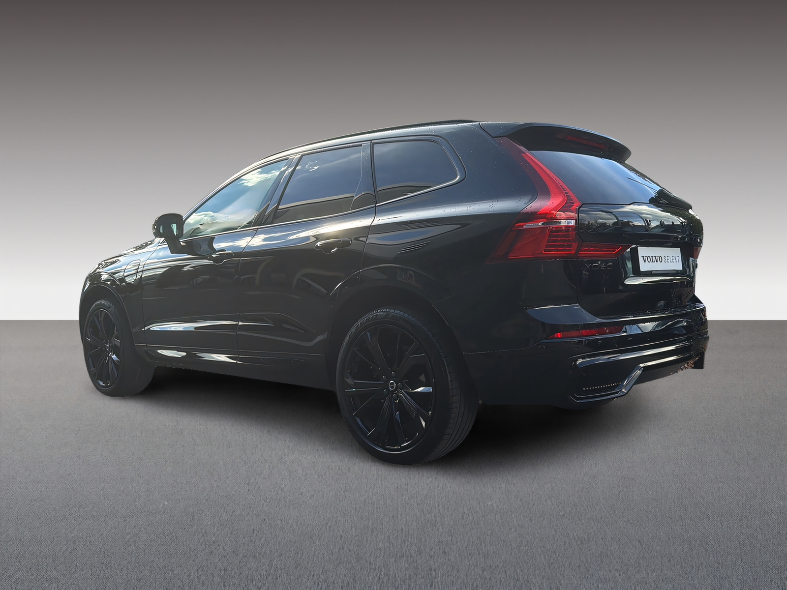 VOLVO XC60 2.0 T8 TE XCENTRIC Black Edition eAWD-image-4