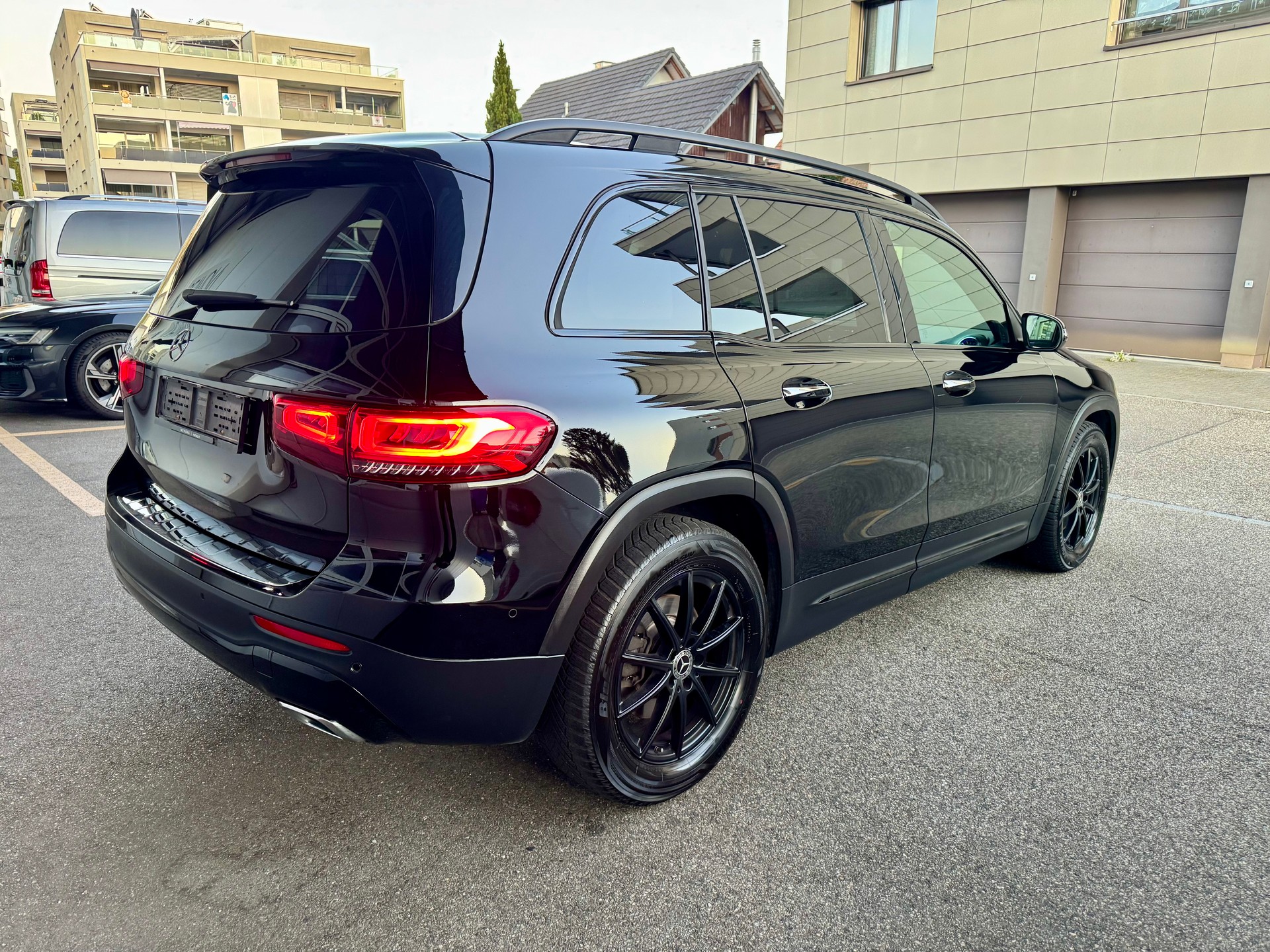 MERCEDES-BENZ GLB 220 d 4Matic Progressive 8G-Tronic-image-4