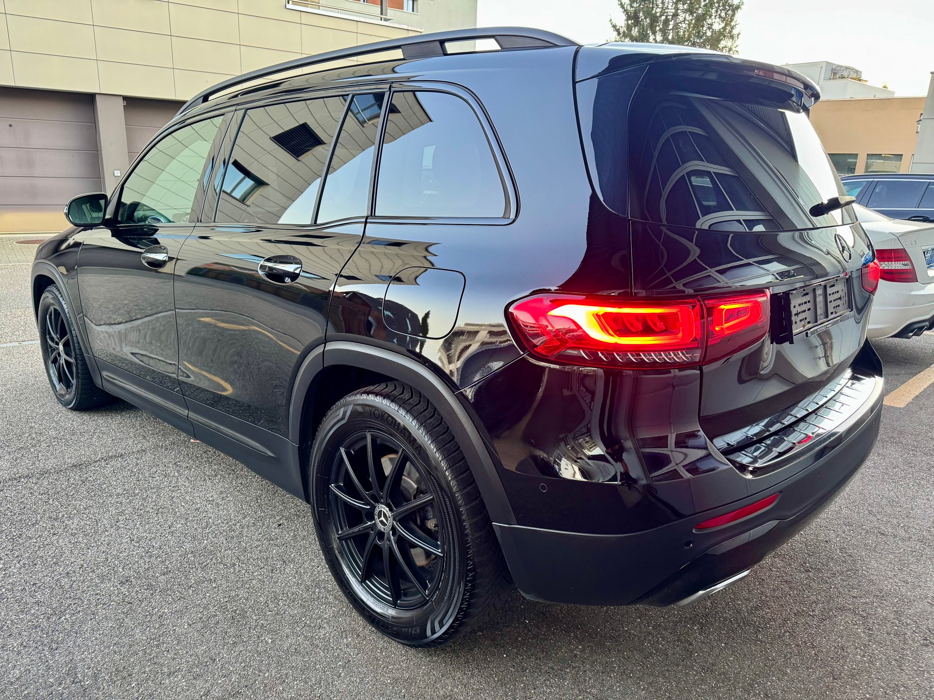 MERCEDES-BENZ GLB 220 d 4Matic Progressive 8G-Tronic-image-3