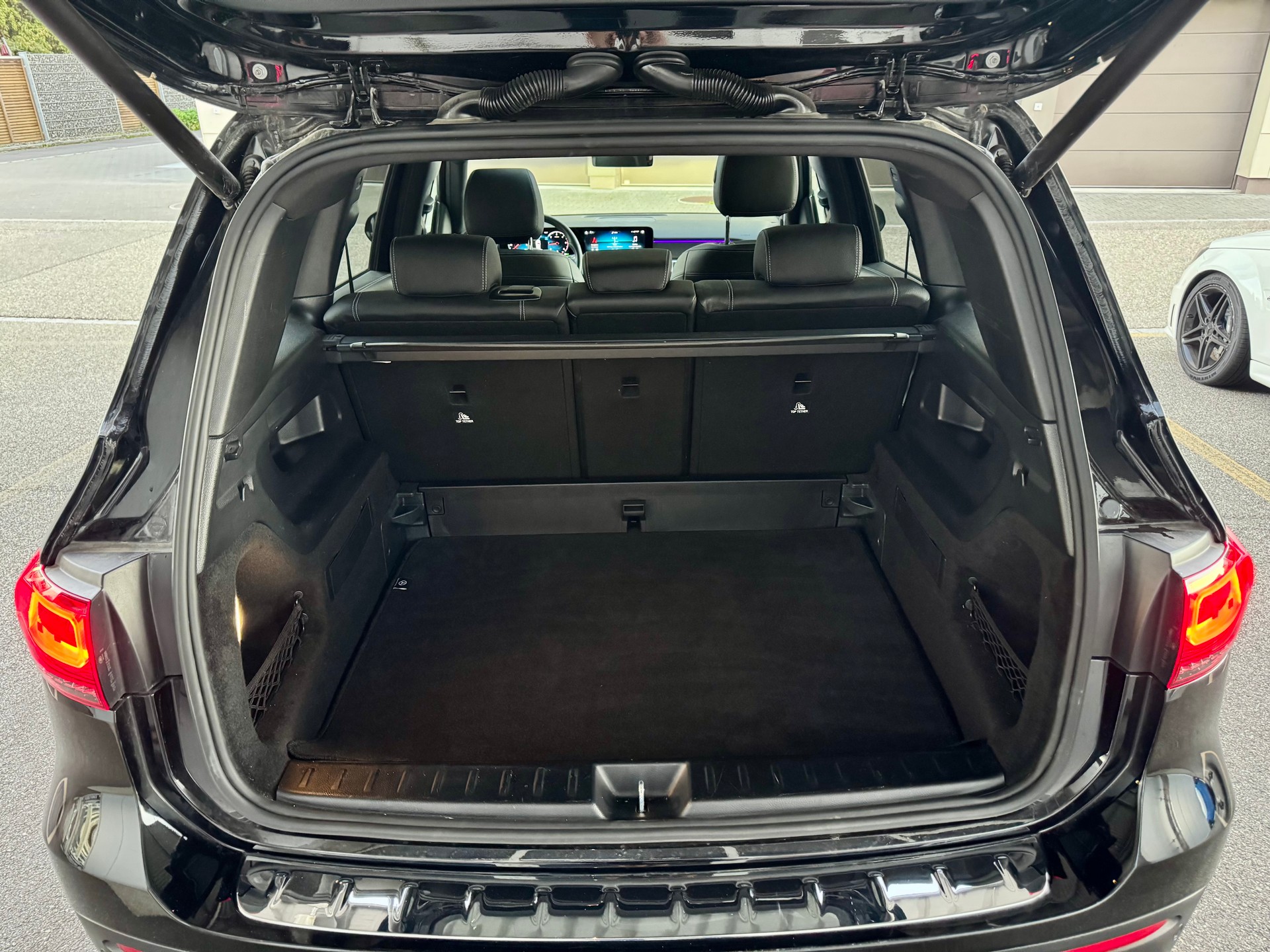 MERCEDES-BENZ GLB 220 d 4Matic Progressive 8G-Tronic-image-9
