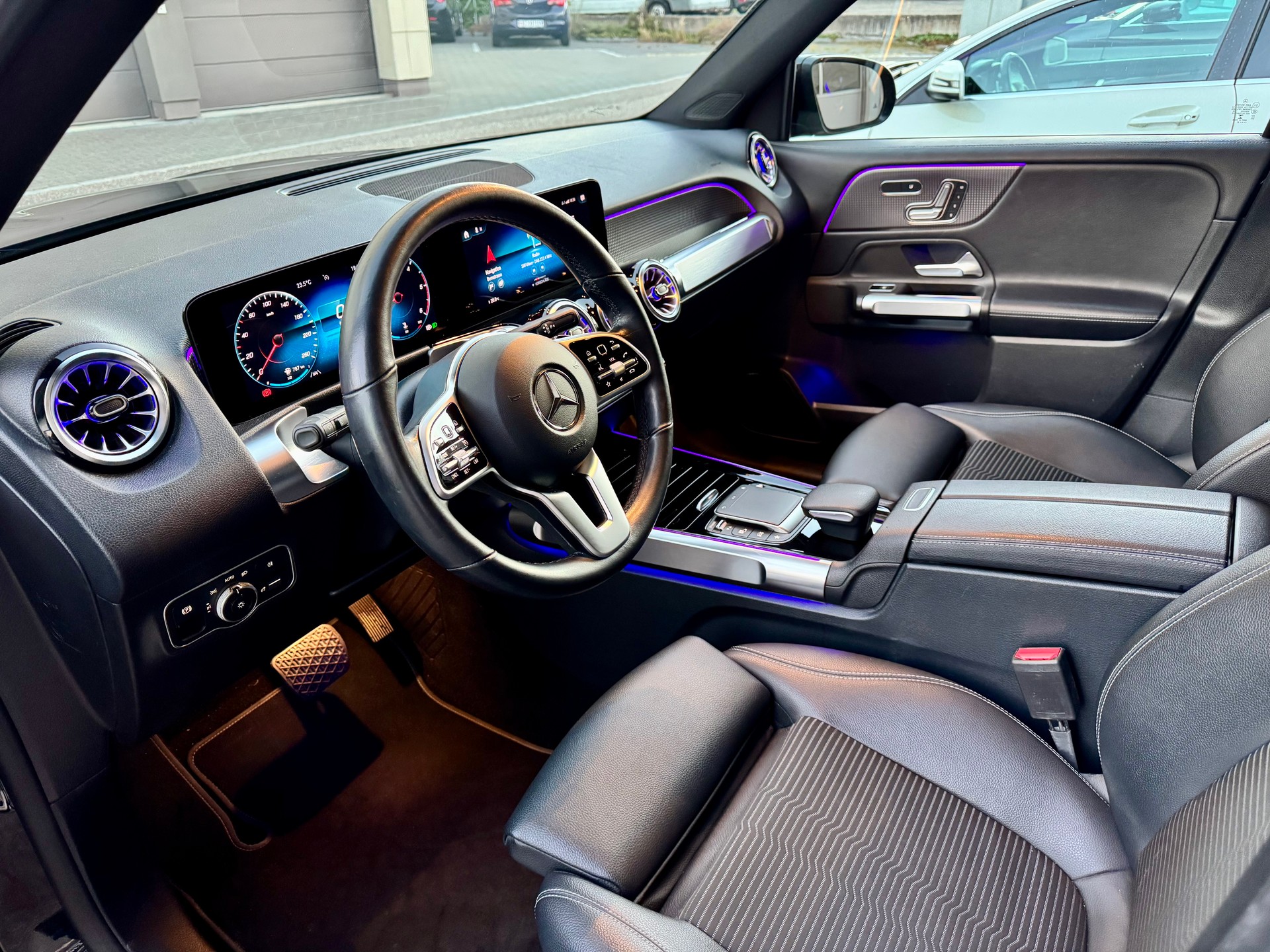 MERCEDES-BENZ GLB 220 d 4Matic Progressive 8G-Tronic-image-5