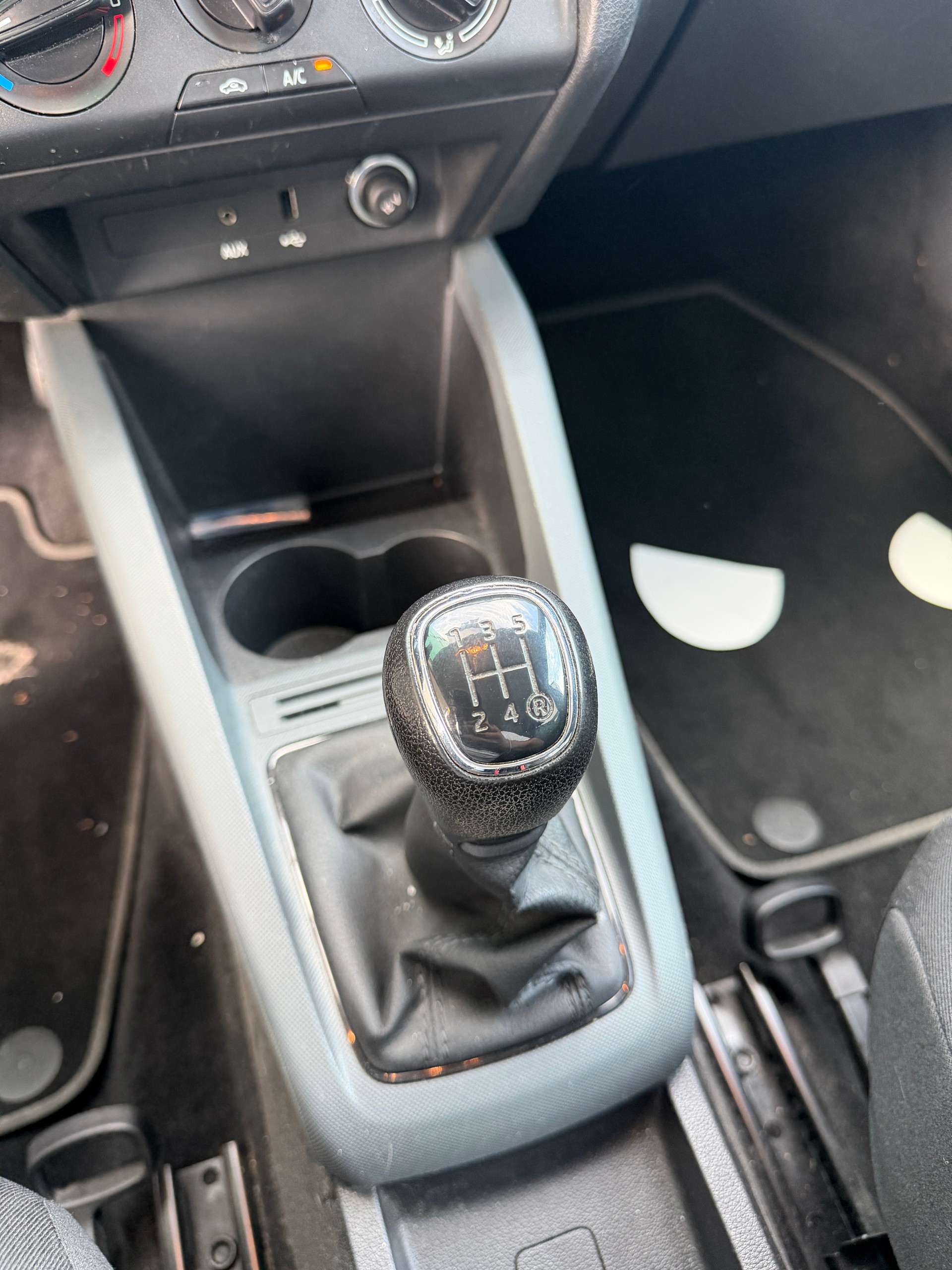 SKODA Fabia 1.0 Active-image-13