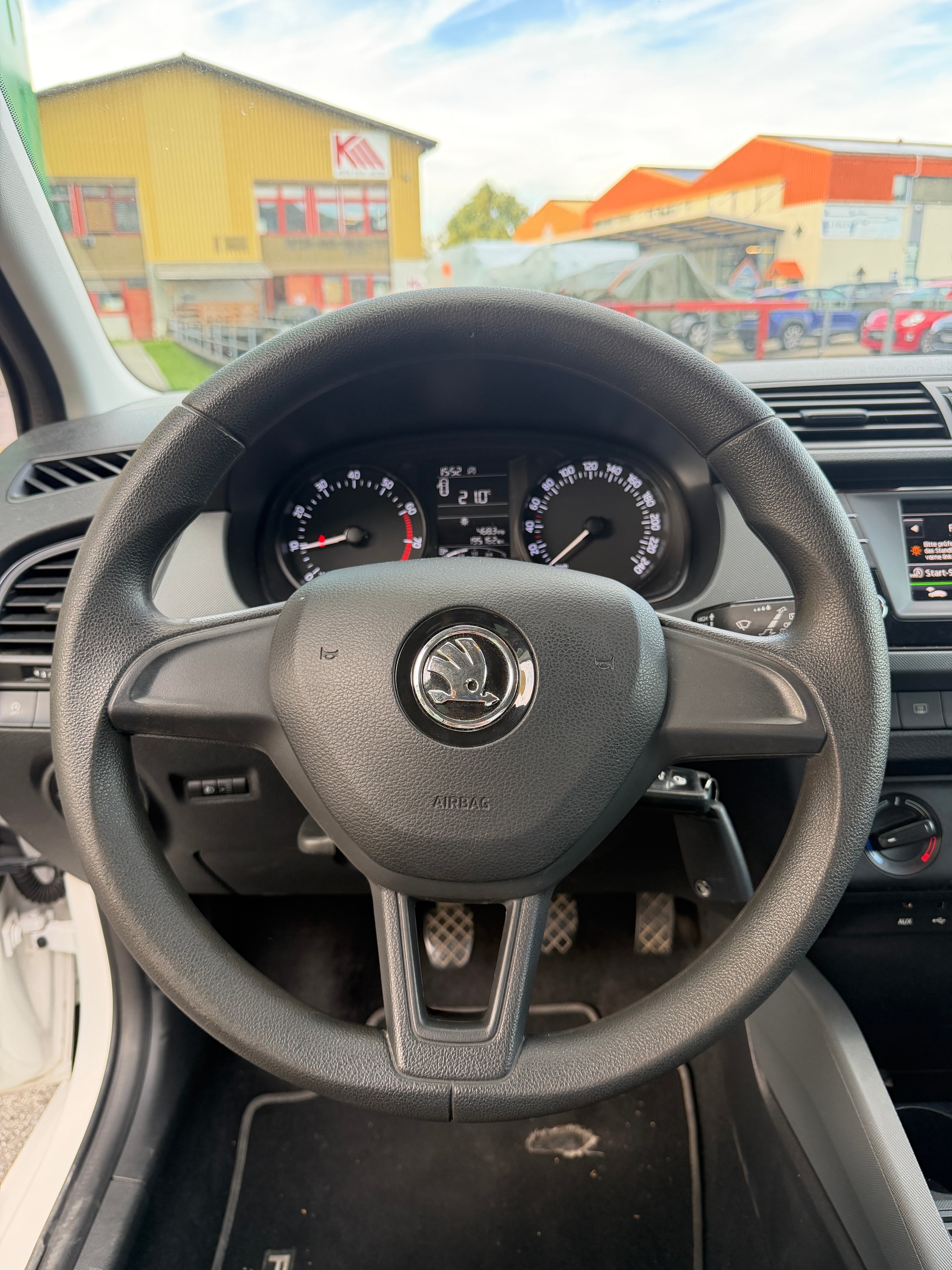 SKODA Fabia 1.0 Active-image-11
