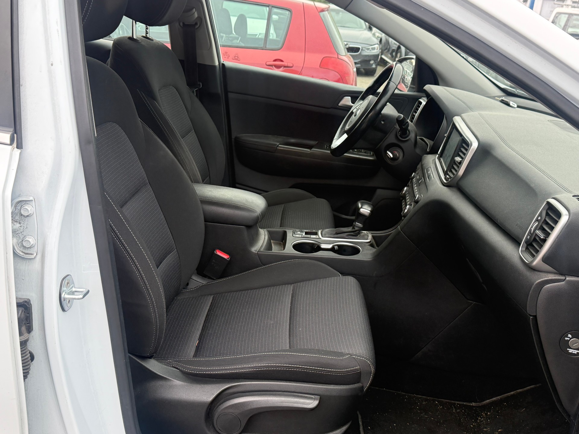 KIA Sportage 1.6CRDi Trend 4WD Automat-image-6