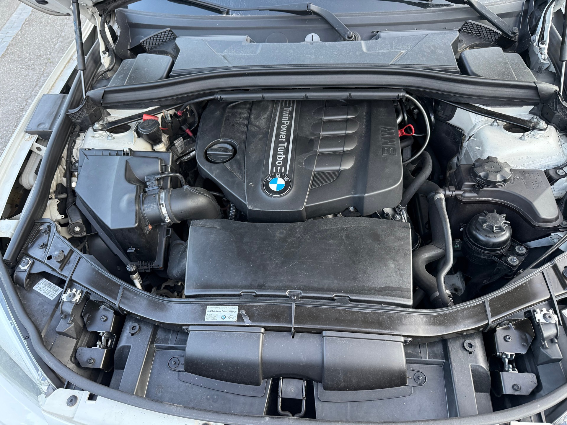 BMW X1 xDrive 18d-image-12