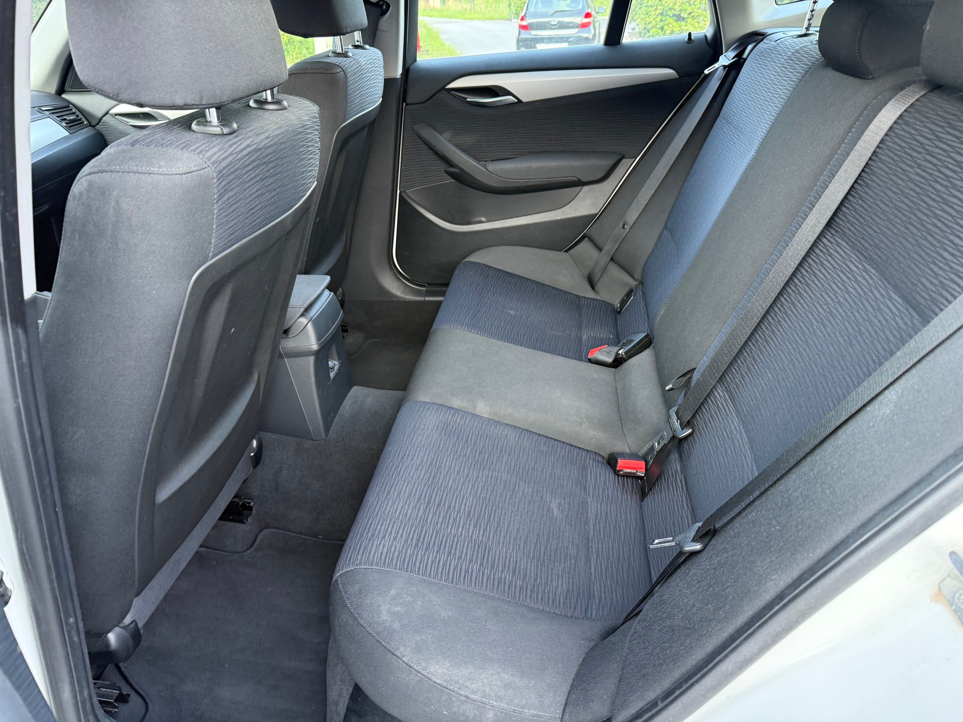 BMW X1 xDrive 18d-image-11