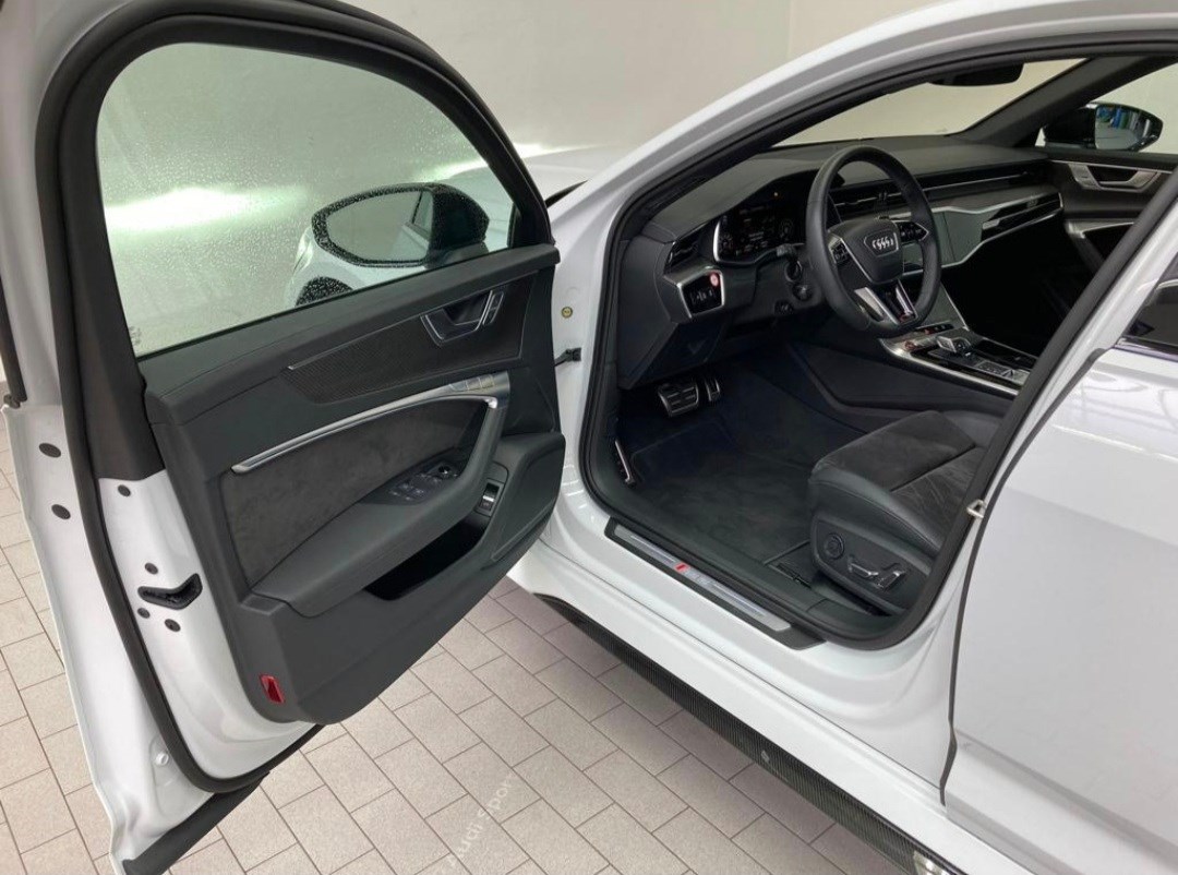 AUDI RS6 Avant 4.0 TFSI KERAMIK-CARBON-PANO-image-6