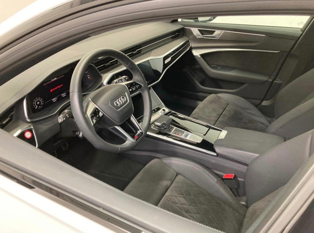 AUDI RS6 Avant 4.0 TFSI KERAMIK-CARBON-PANO-image-11