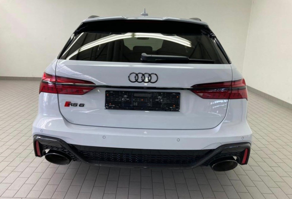 AUDI RS6 Avant 4.0 TFSI KERAMIK-CARBON-PANO-image-7