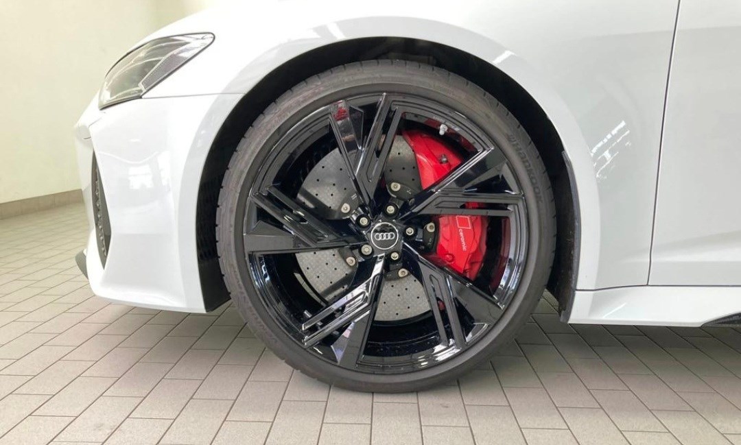 AUDI RS6 Avant 4.0 TFSI KERAMIK-CARBON-PANO-image-9