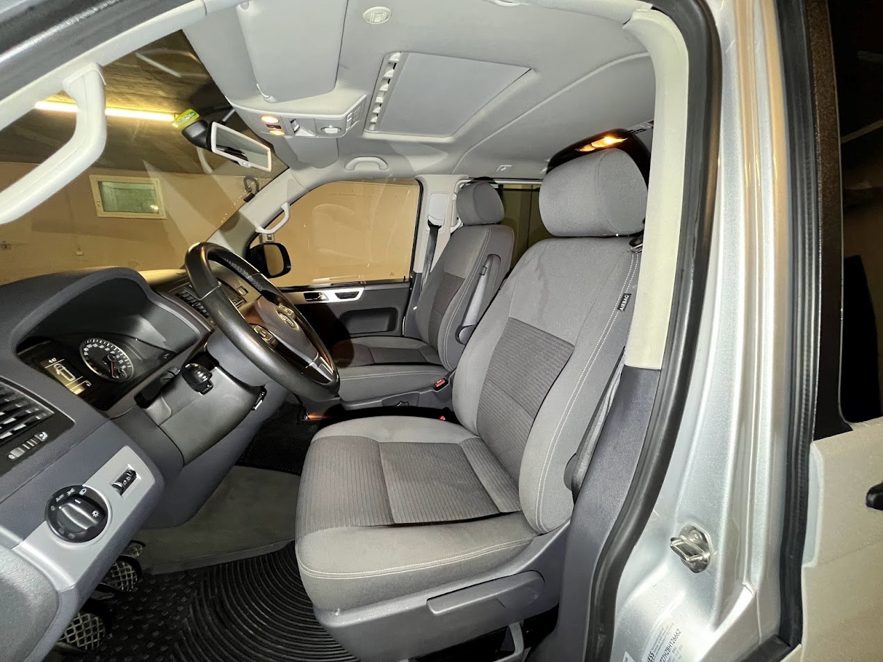 VW T5 Multivan 2.0 Bi-TDI CR Gravus 4Motion-image-12