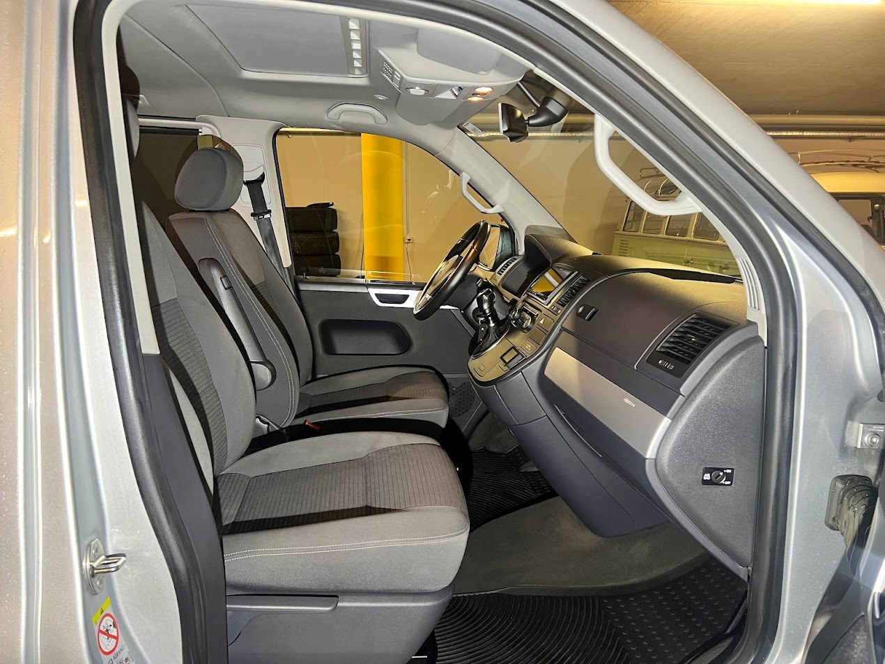 VW T5 Multivan 2.0 Bi-TDI CR Gravus 4Motion-image-13