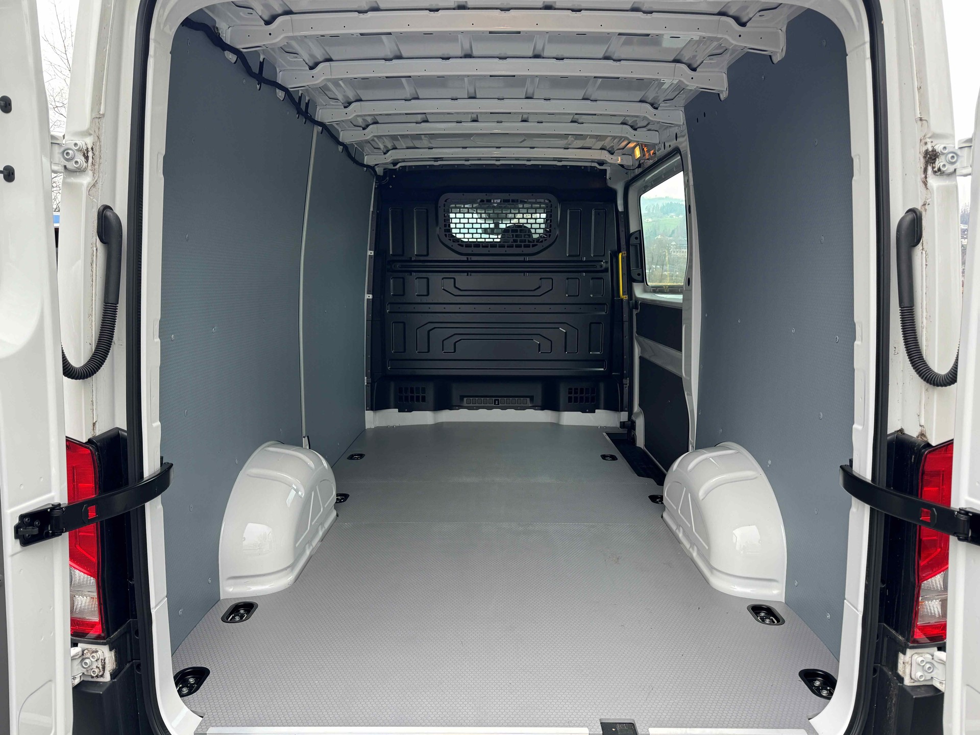VW Crafter 35 2.0 TDI Entry L3-image-11