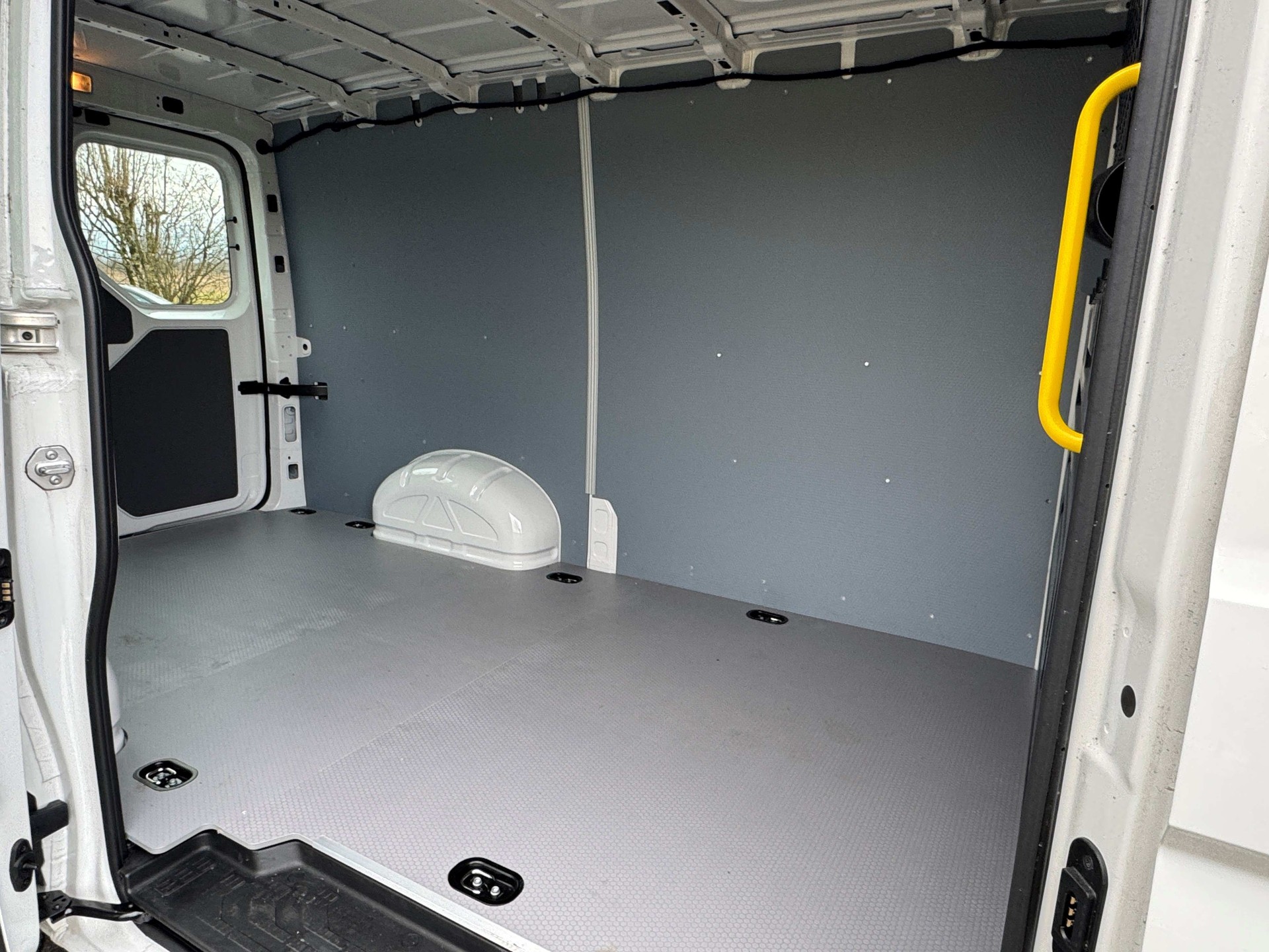 VW Crafter 35 2.0 TDI Entry L3-image-9