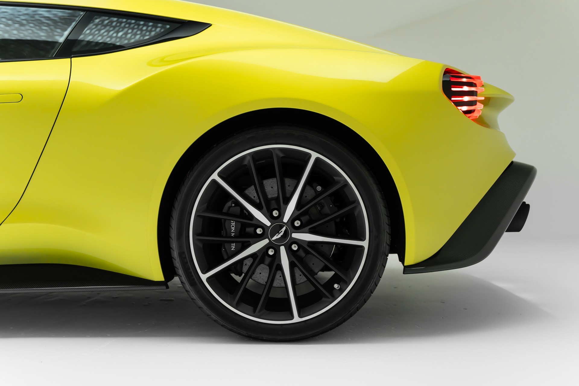 ASTON MARTIN Vanquish Zagato-image-8