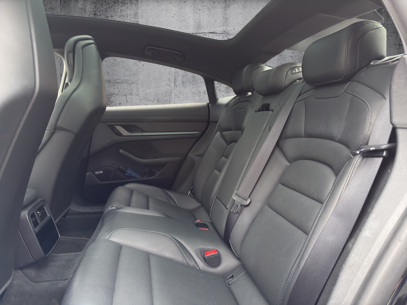 PORSCHE Taycan Turbo S-image-8
