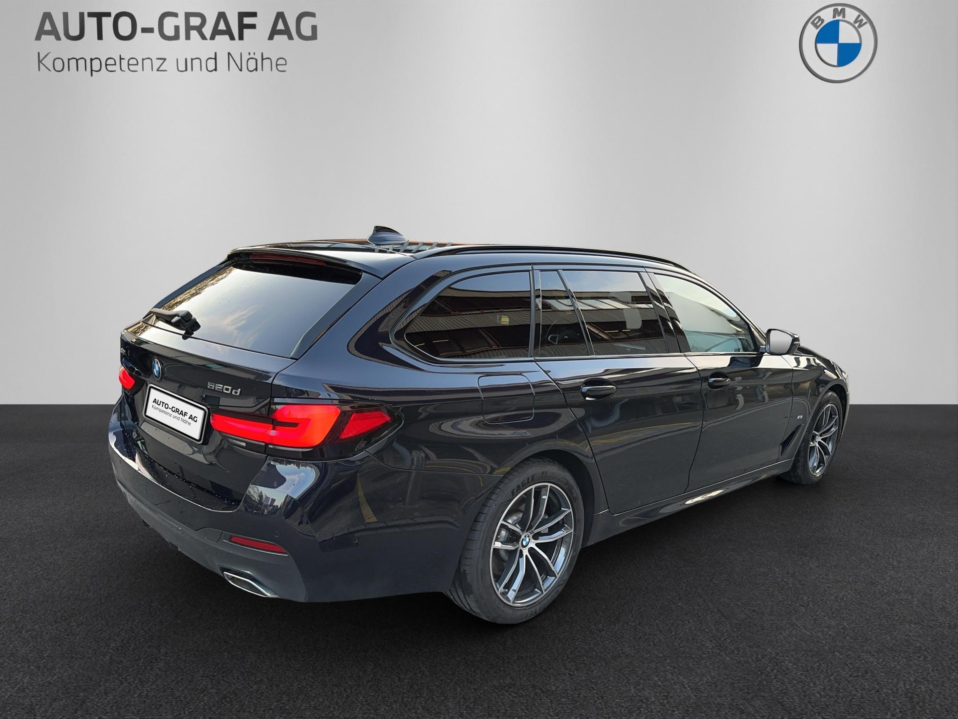 BMW 520d xDrive 48V Touring Pure M Sport-image-4