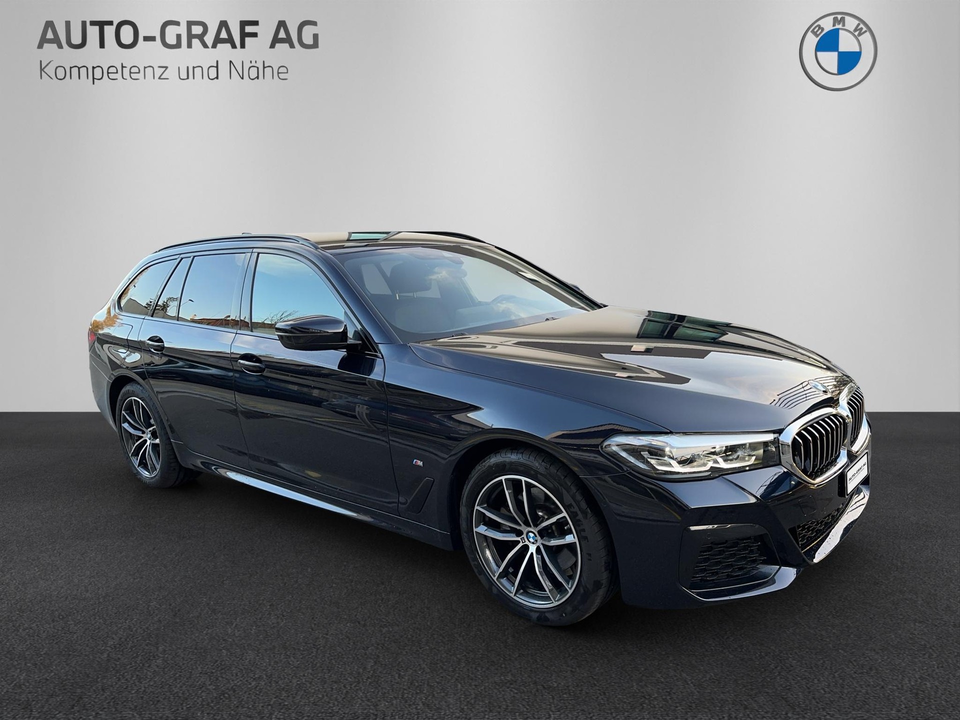 BMW 520d xDrive 48V Touring Pure M Sport-image-6