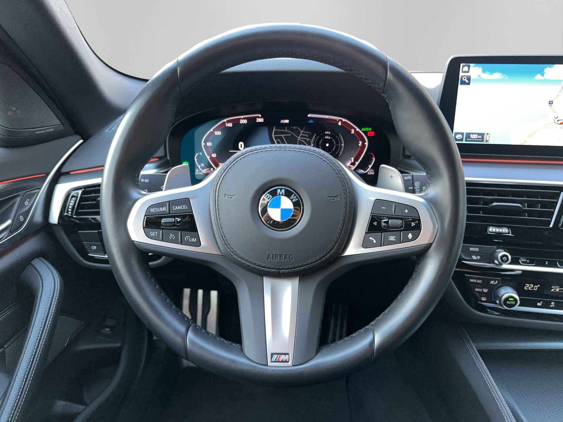 BMW 520d xDrive 48V Touring Pure M Sport-image-11