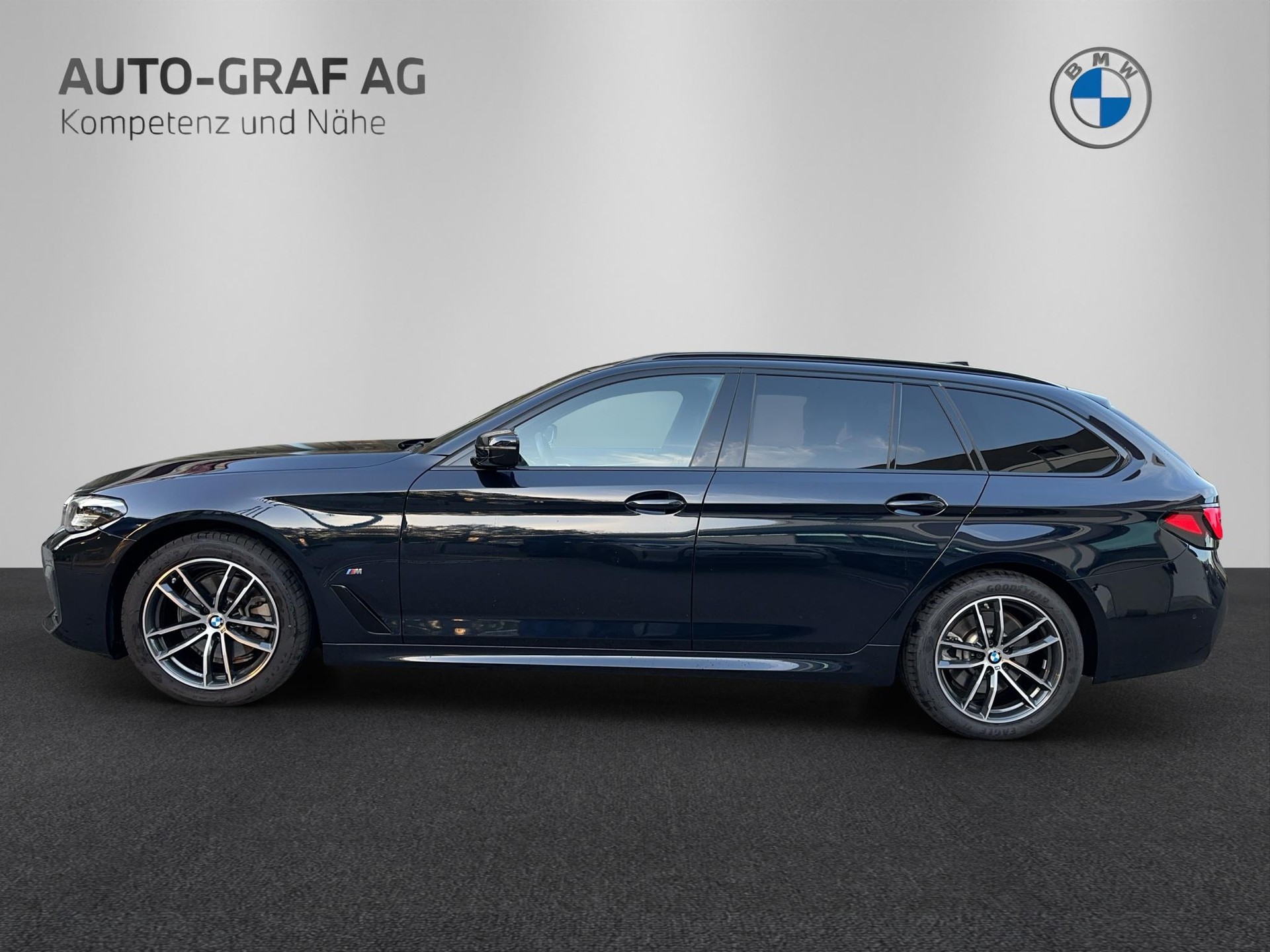BMW 520d xDrive 48V Touring Pure M Sport-image-1