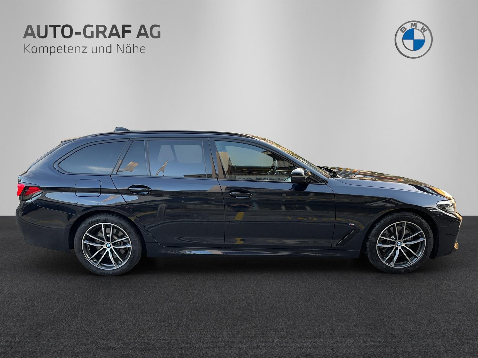 BMW 520d xDrive 48V Touring Pure M Sport-image-5