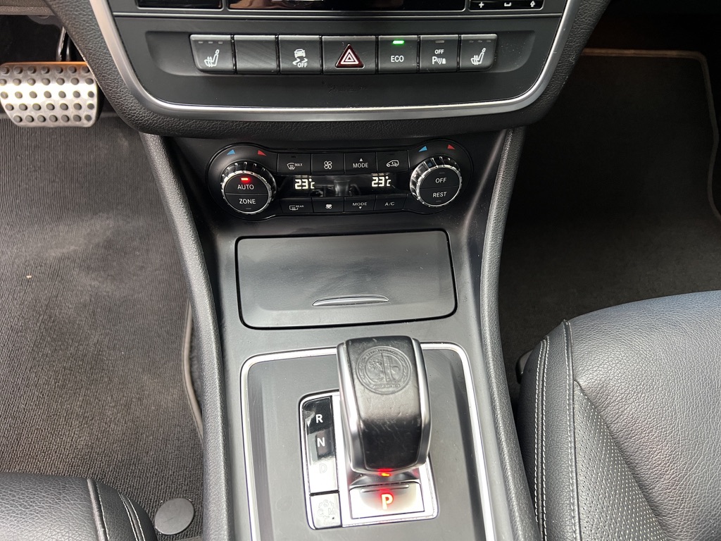 MERCEDES-BENZ CLA 45 AMG 4Matic Speedshift-image-13