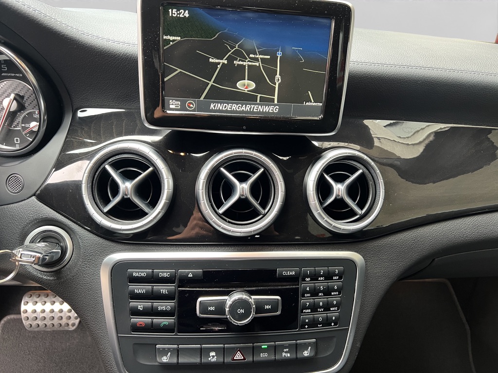 MERCEDES-BENZ CLA 45 AMG 4Matic Speedshift-image-12