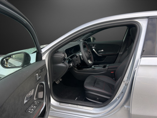 MERCEDES-BENZ A 180 Night Star 7G-DCT-image-6