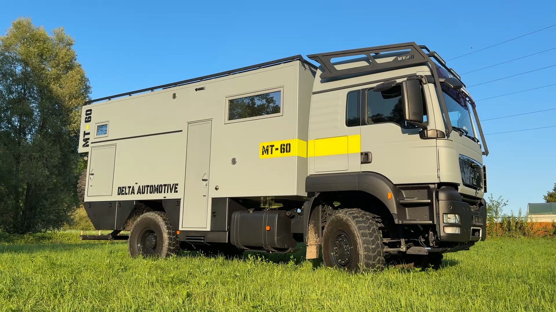 MAN TGS 18.400 4x4-image-0