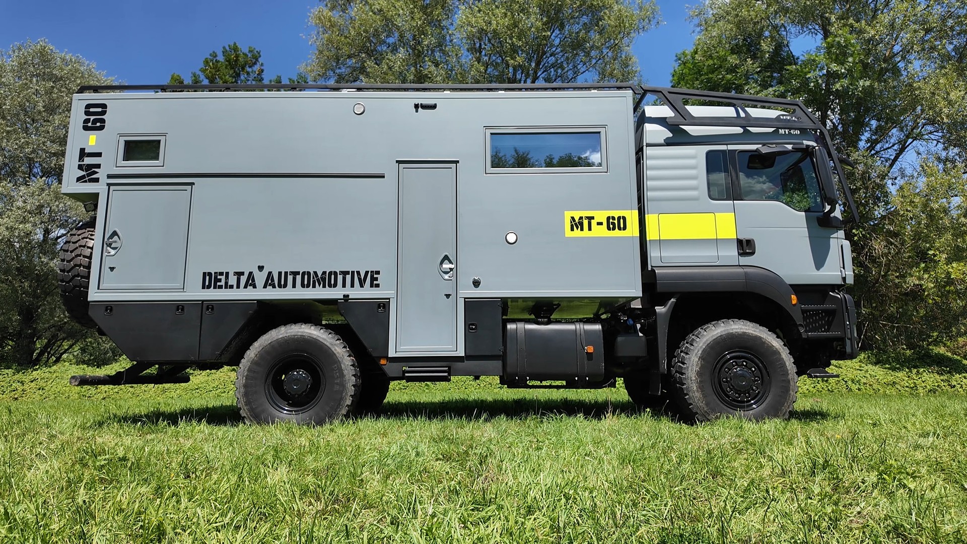 MAN TGS 18.400 4x4-image-1